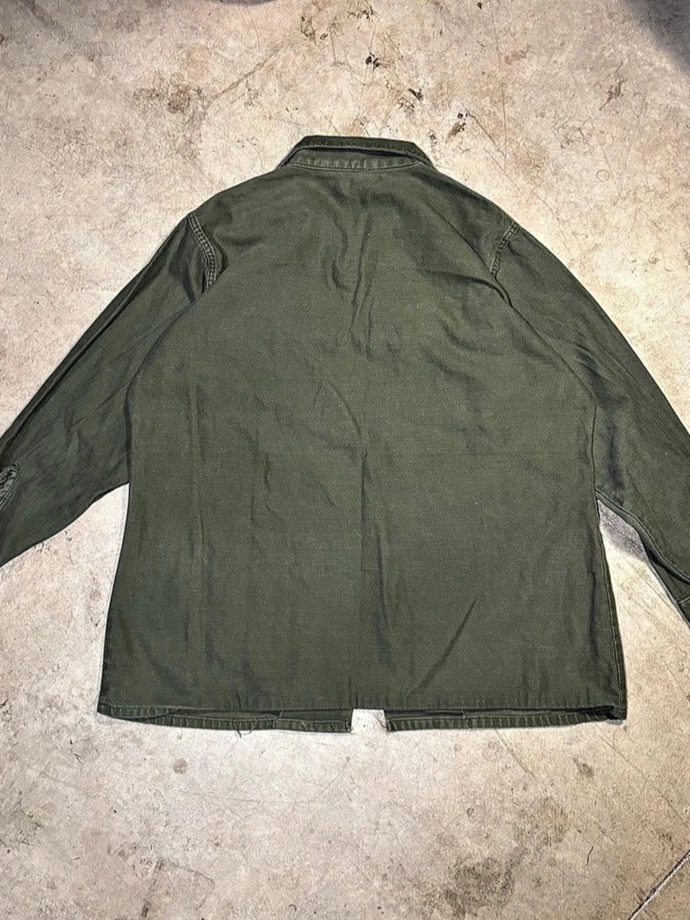 1970s US Army OG-107 collared button up.
Size XL